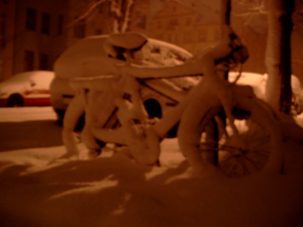 Fahrrad-mit-schnee-drauf